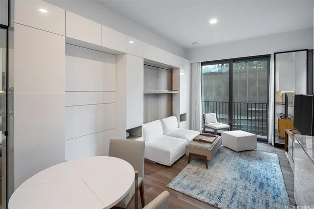 $2,600 | 987 Queen Street, Unit 708, Honolulu, HI 96814