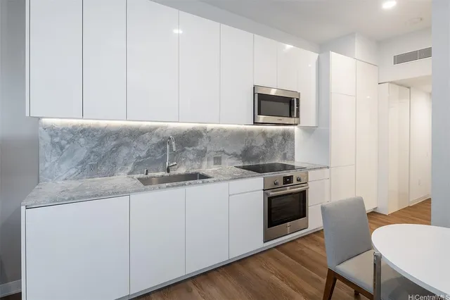 $2,600 | 987 Queen Street, Unit 708, Honolulu, HI 96814