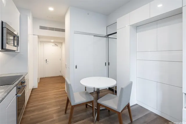 $2,600 | 987 Queen Street, Unit 708, Honolulu, HI 96814