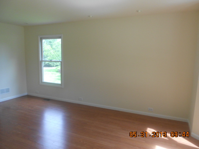 914 Merrill New Road Sugar Grove, IL 60554 - Photo 4 of 10