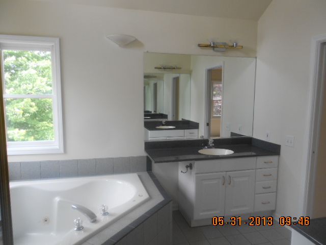 914 Merrill New Road Sugar Grove, IL 60554 - Photo 8 of 10