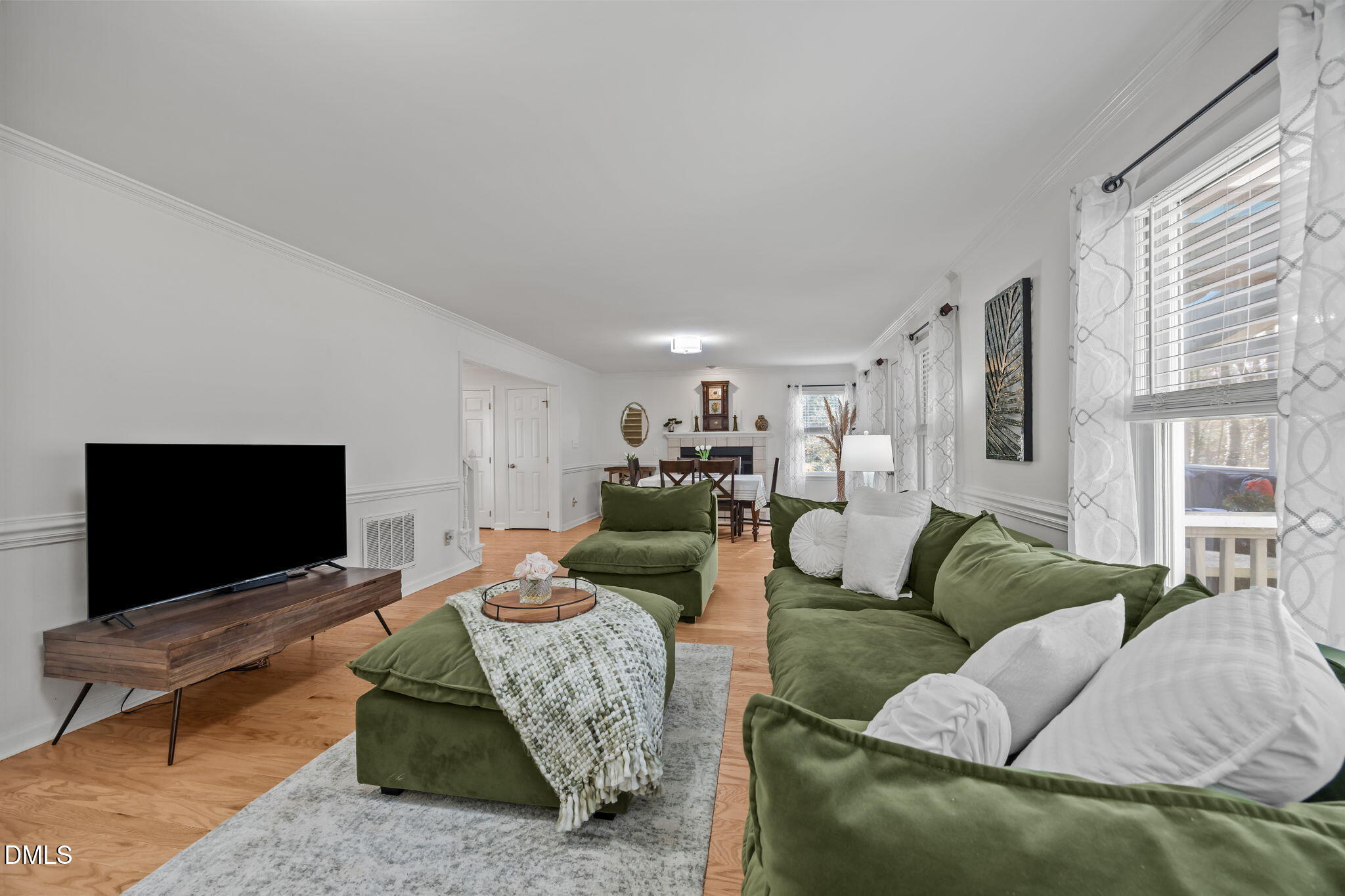 1401 Mapleside Court Raleigh, NC 27609 - Photo 11 of 39 35-web-or-mls-IMG_1534