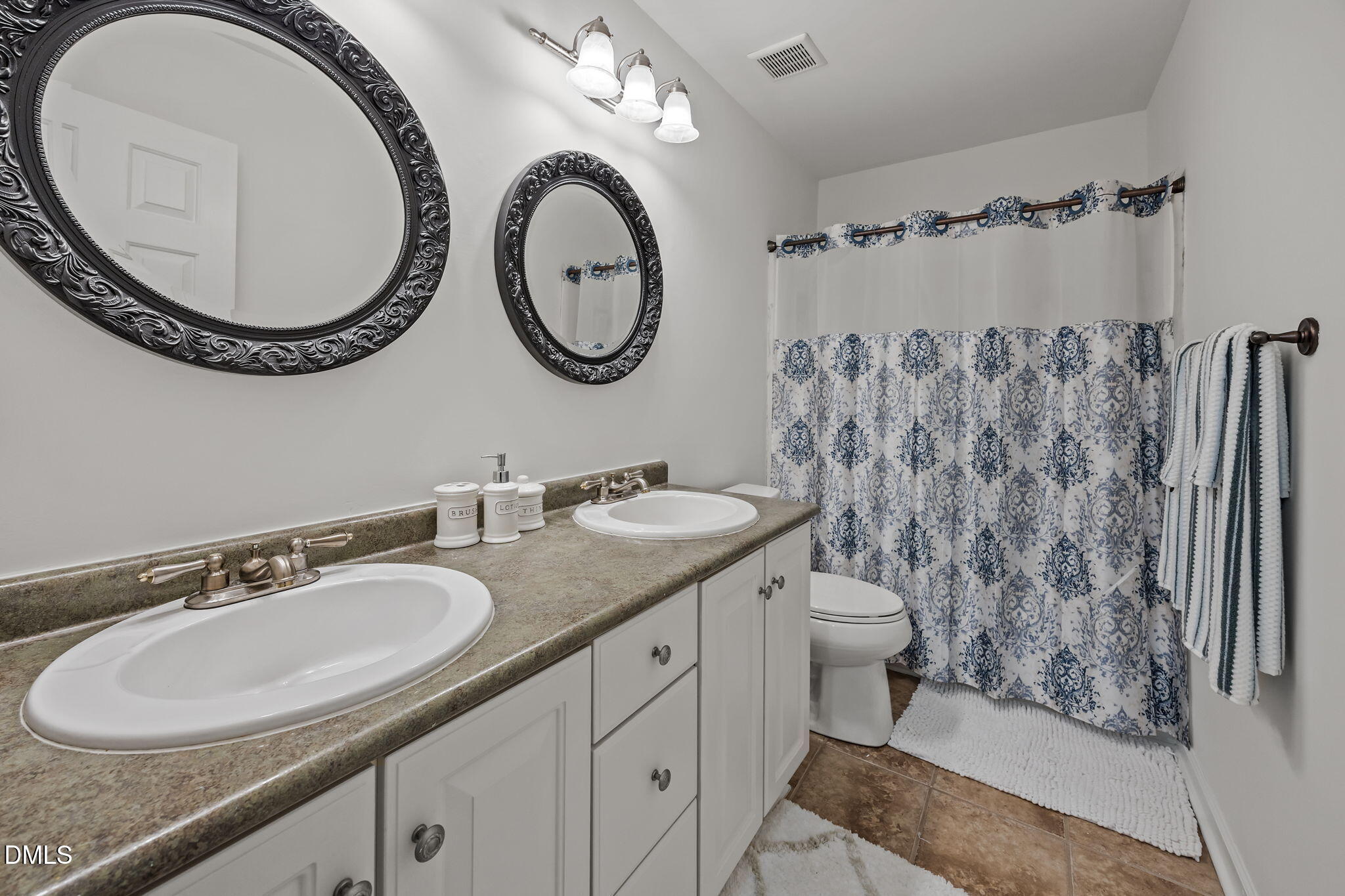 1401 Mapleside Court Raleigh, NC 27609 - Photo 22 of 39 52-web-or-mls-IMG_1614