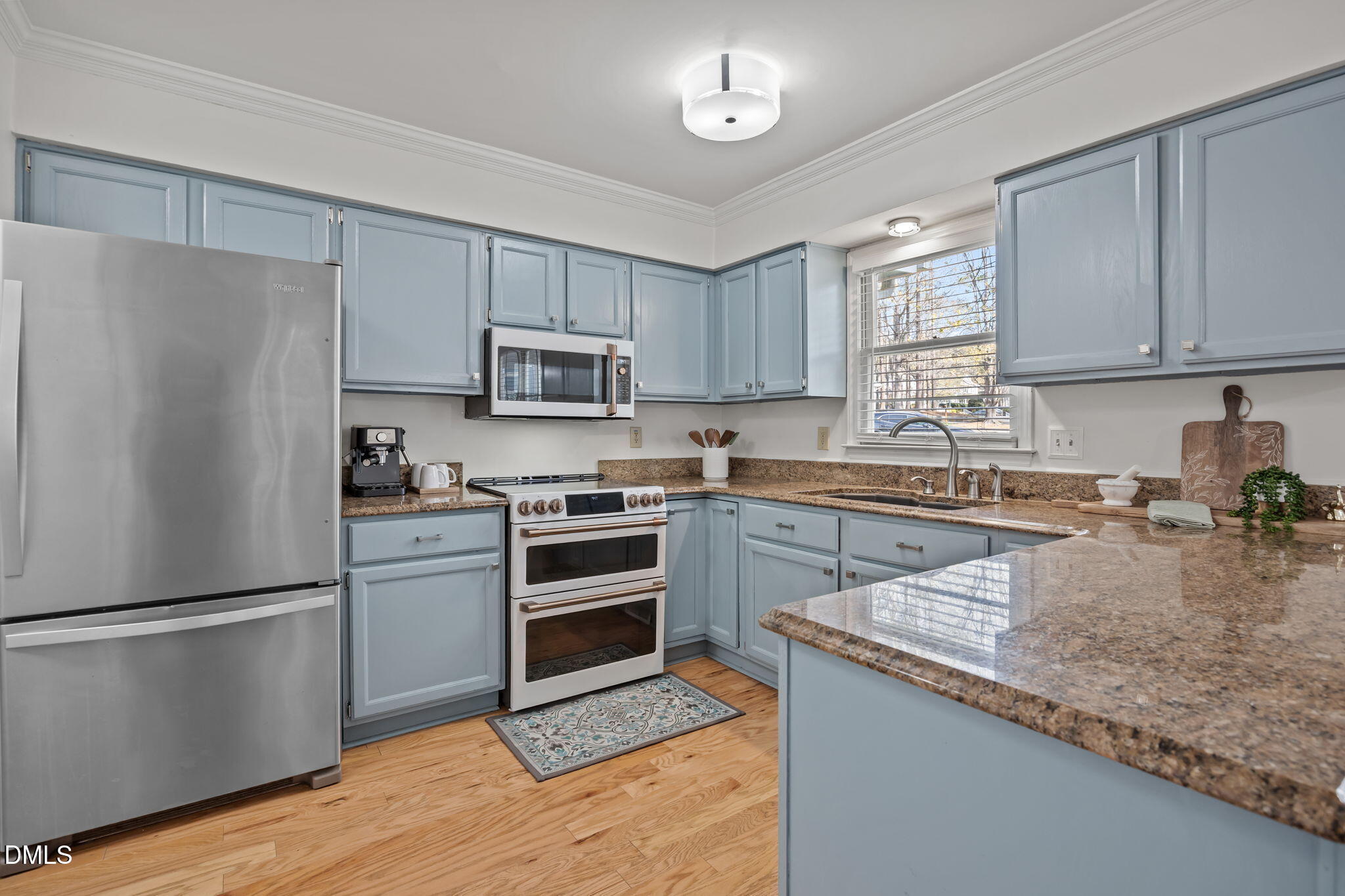 1401 Mapleside Court Raleigh, NC 27609 - Photo 3 of 39 29-web-or-mls-IMG_1486