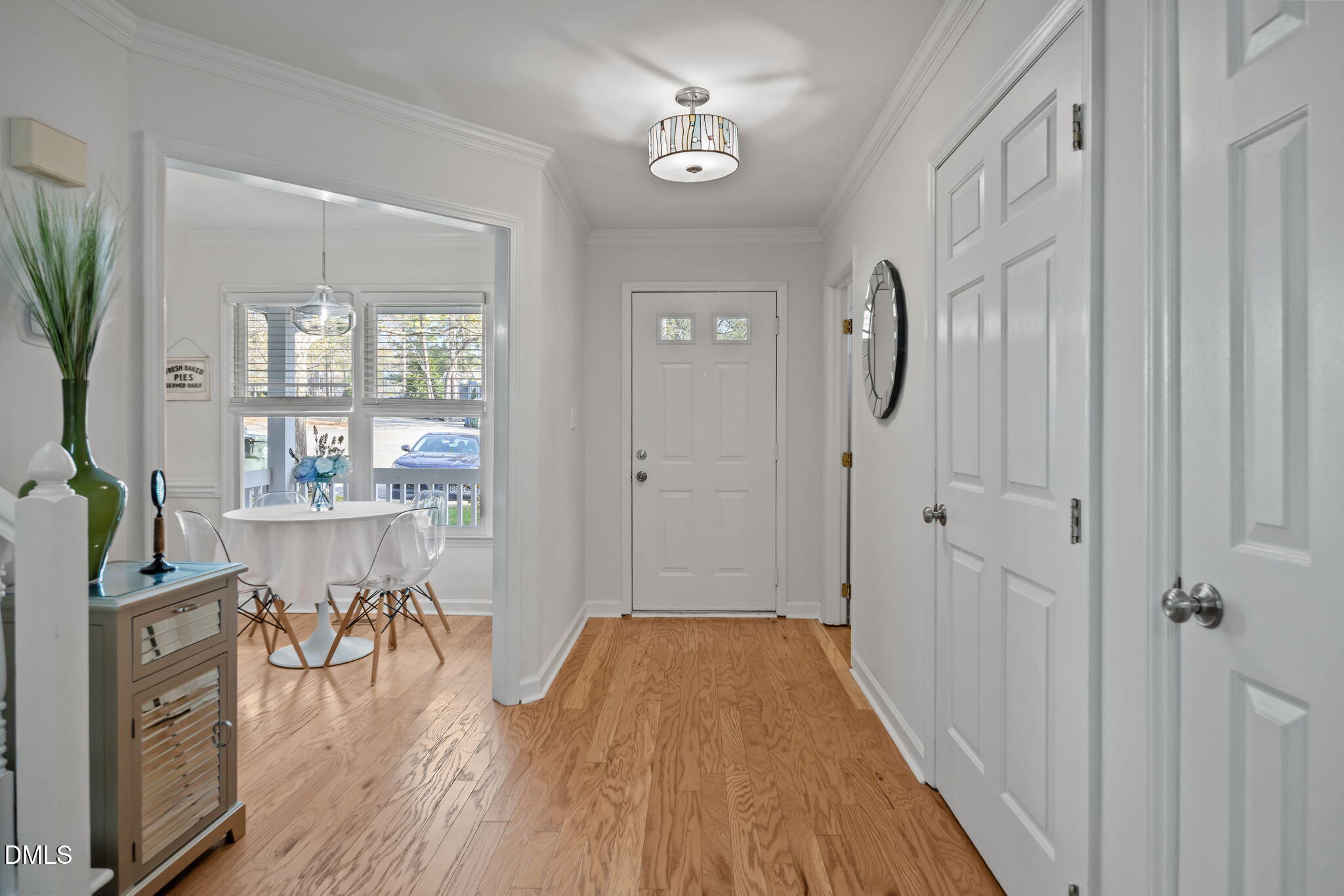 1401 Mapleside Court Raleigh, NC 27609 - Photo 8 of 39 25-web-or-mls-IMG_1459