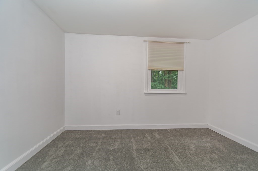 15 Emery Road Townsend, MA 01469 - Photo 17 of 31 Gallery Image 17