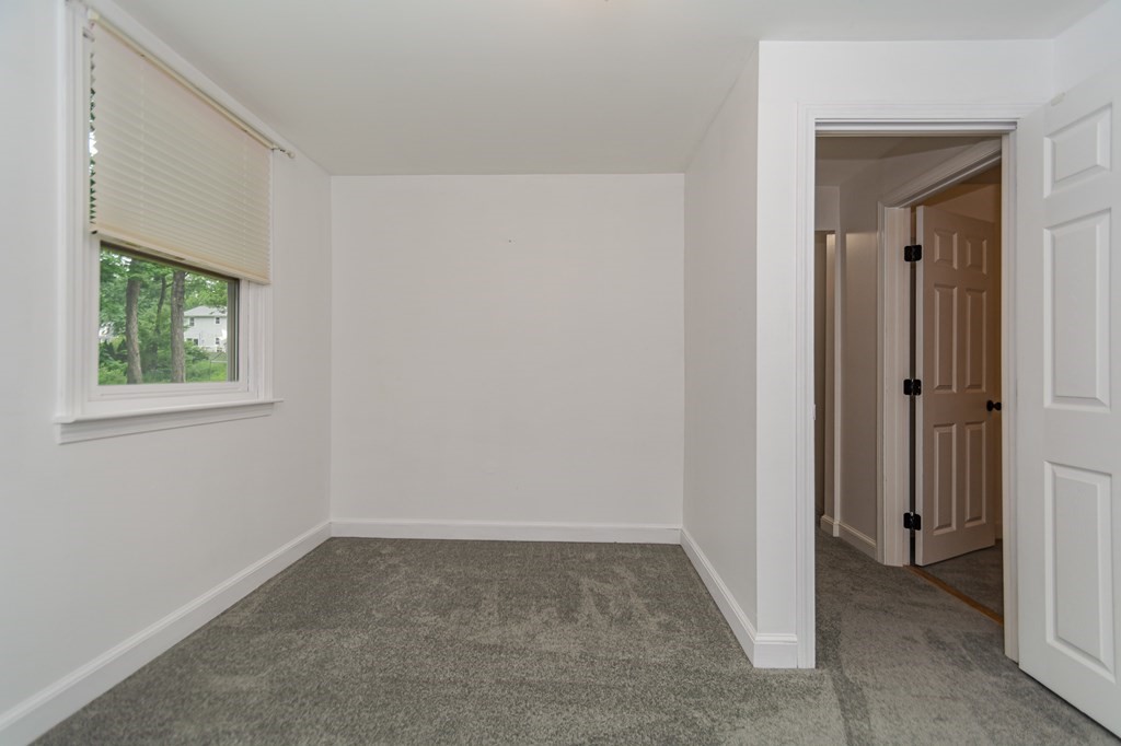 15 Emery Road Townsend, MA 01469 - Photo 19 of 31 Gallery Image 19