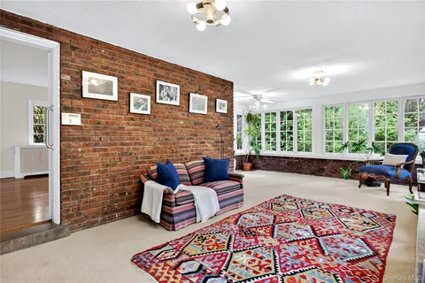 $1,849,000 | 10 Crescent Road, Port Washington, NY 11050