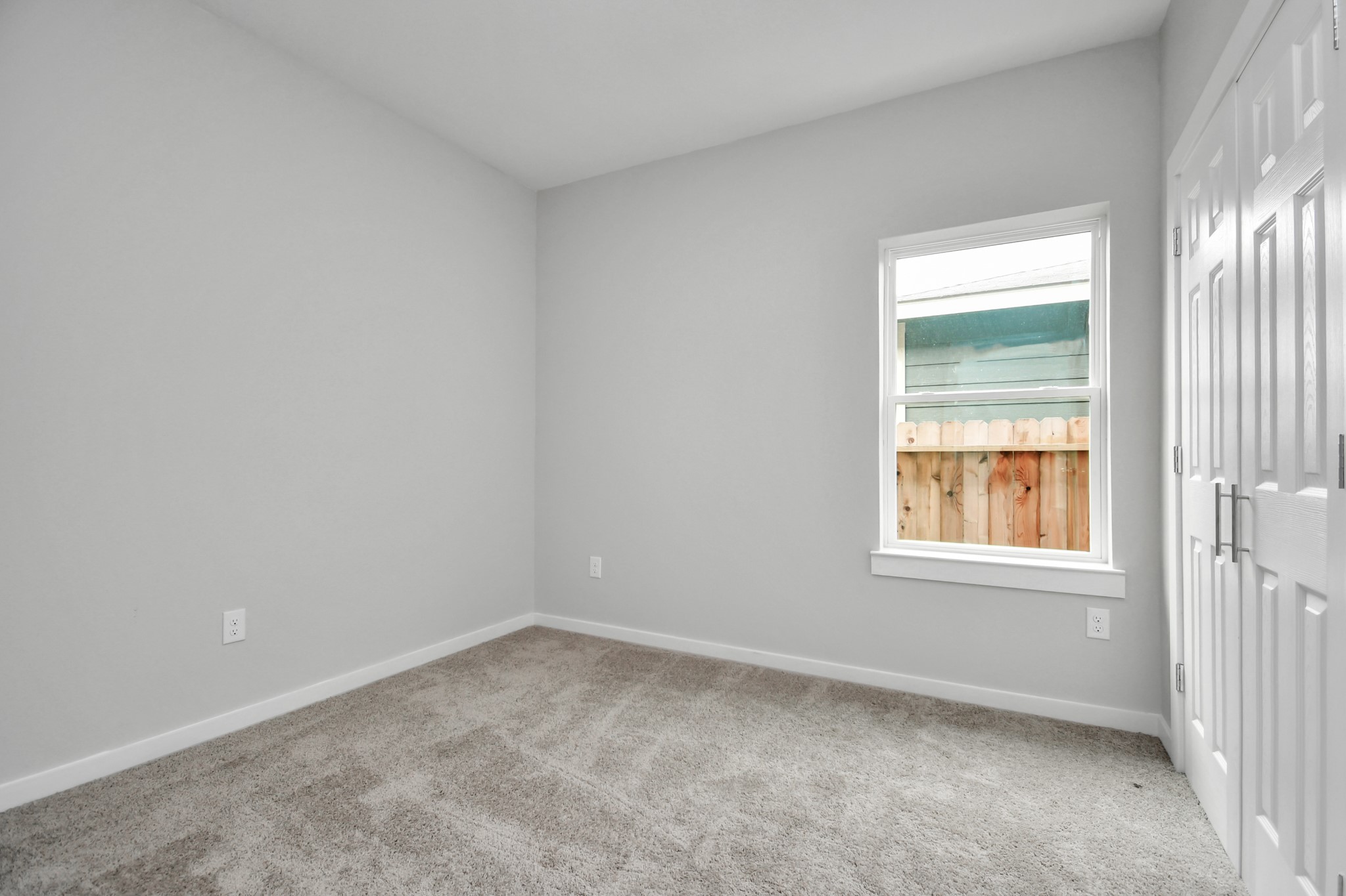 9808 Nedwald Street Houston, TX 77029 - Photo 26 of 39 an empty room with a window
