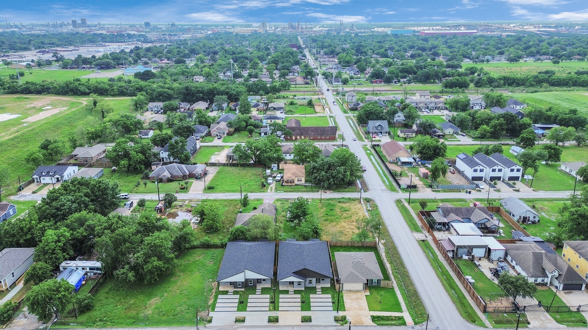 9808 Nedwald Street Houston, TX 77029 - Photo 5 of 39 an aerial view of multiple house