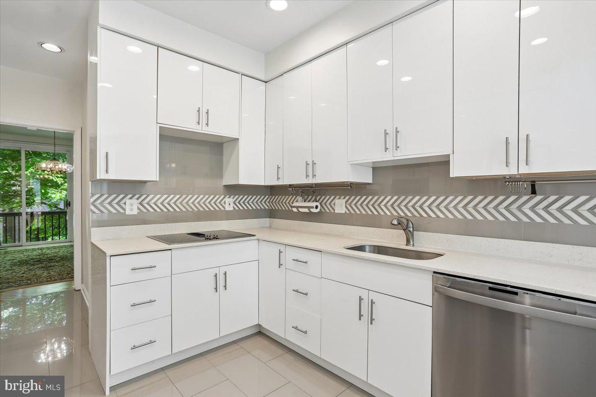 6113 Goldtree Way Bethesda, MD 20817 - Photo 20 of 75