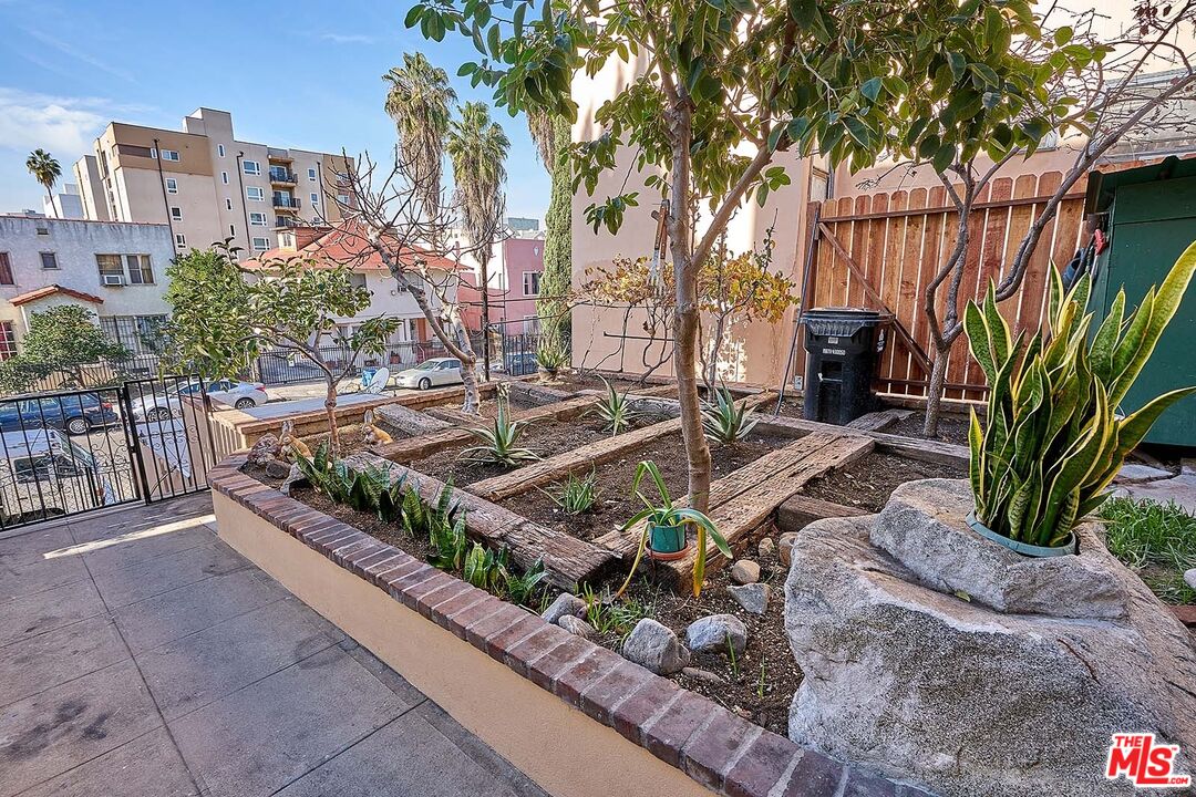 826 South Park View Street, Unit 1 Los Angeles, CA 90057 - Photo 12 of 14 a view of a backyard with sitting area