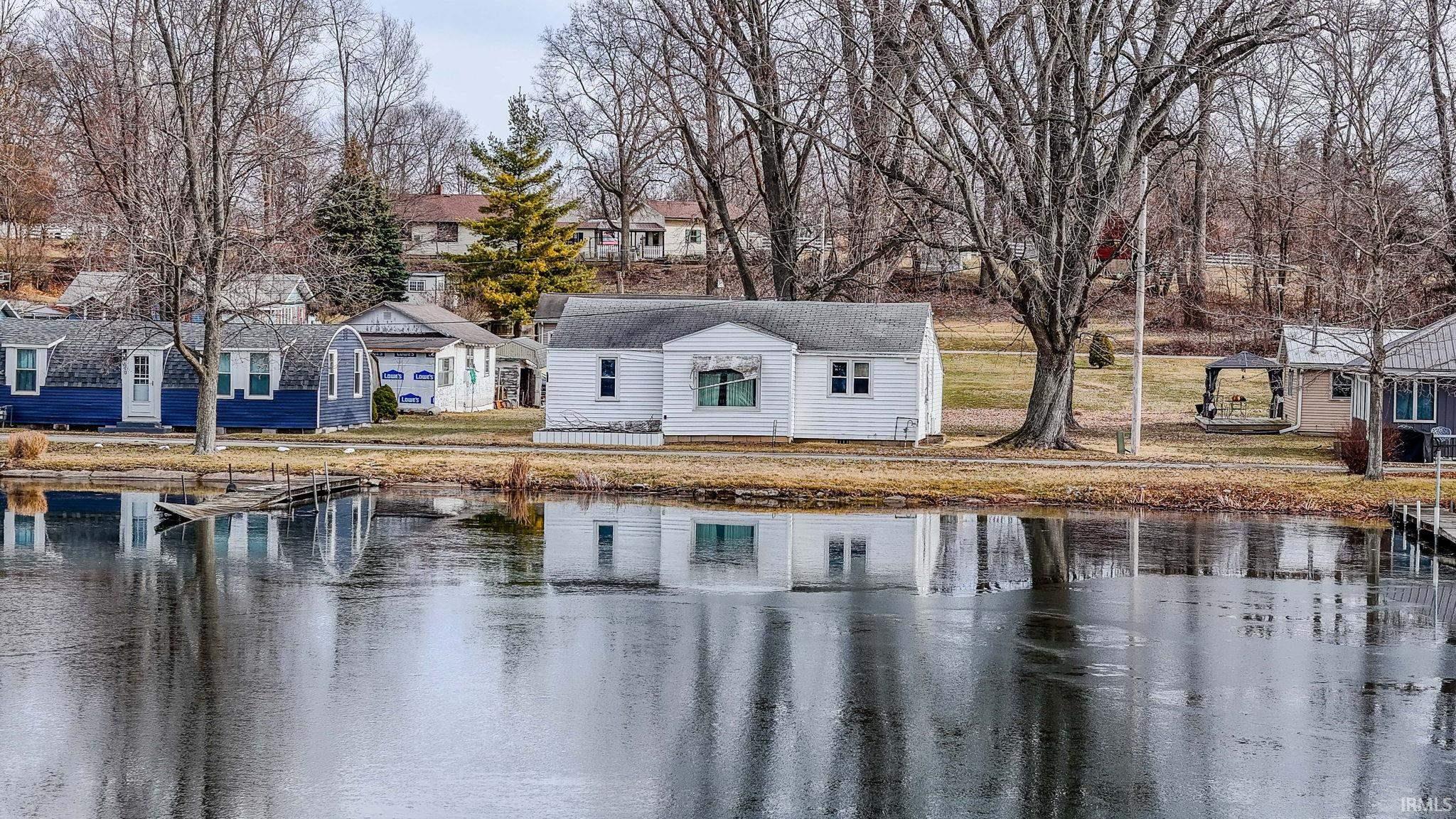 608 South Lake View Street Silver Lake, IN 46982 - Photo 2 of 21