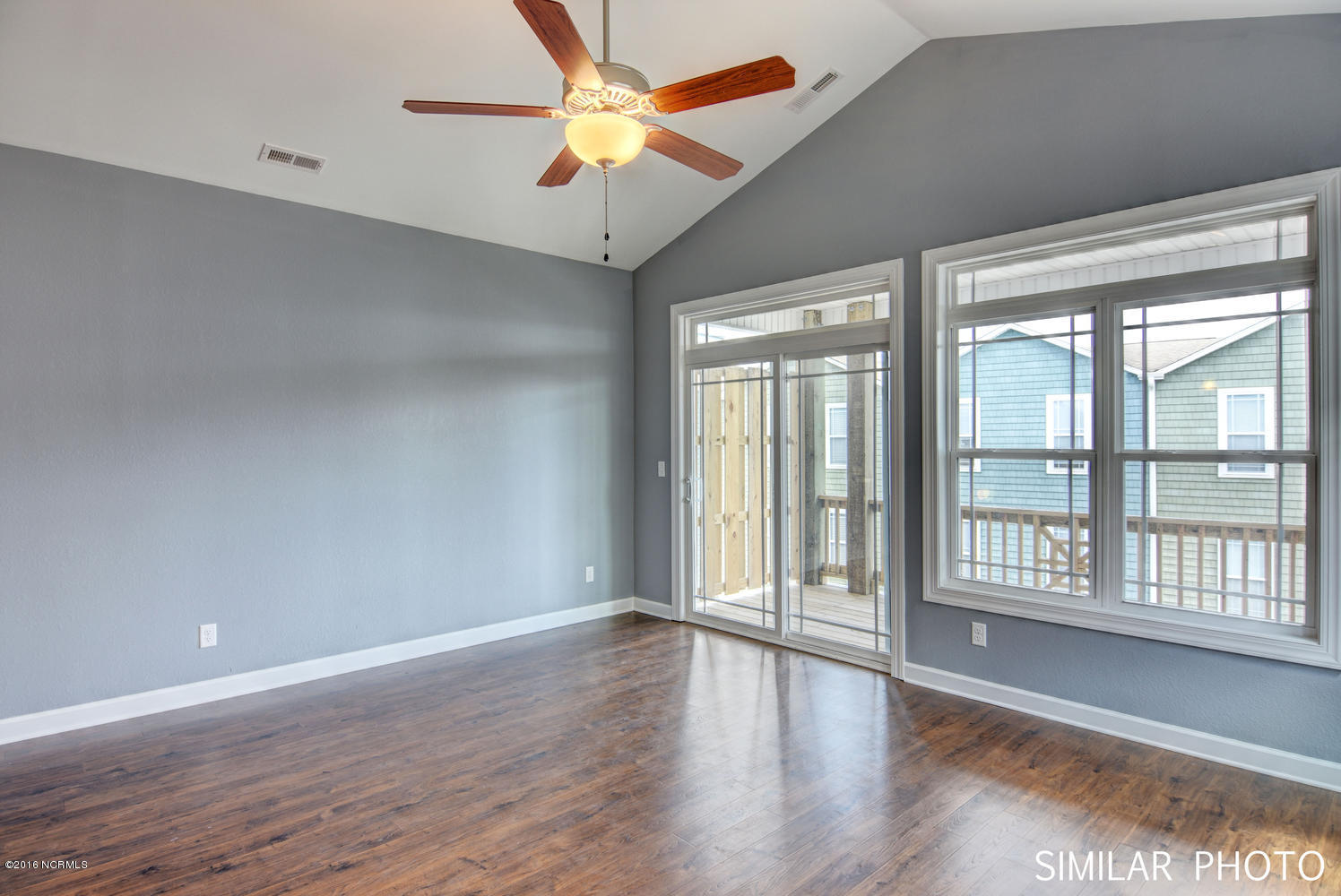 201 Dolphin & Shell Road, Unit G Surf City, NC 28445 - Photo 4 of 24 309 Vista Court Surf City NC-large-004-1