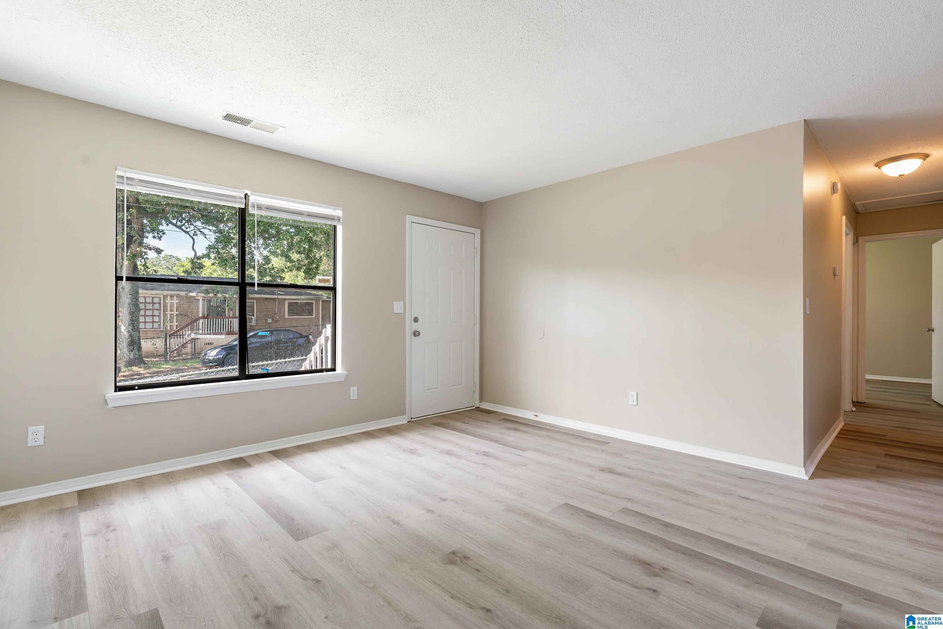 1920 Southwest 15th Way Birmingham, AL 35211 - Photo 5 of 23