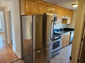 $1,650 | 21 Bird Street, Unit 5, Foxboro, MA 02035