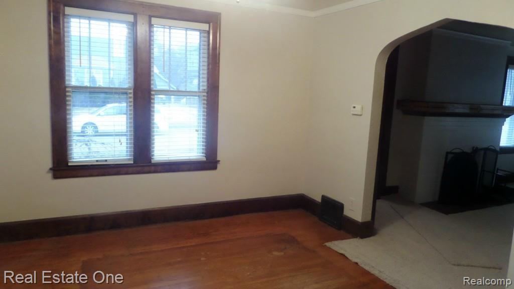 136 Chippewa Road Pontiac, MI 48341 - Photo 11 of 34 SAM_0473.jpg