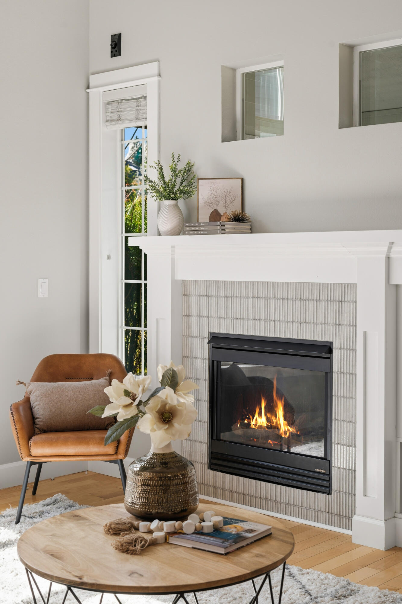 61425 Davis Lake Loop Bend, OR 97702 - Photo 9 of 51 44-Living Room