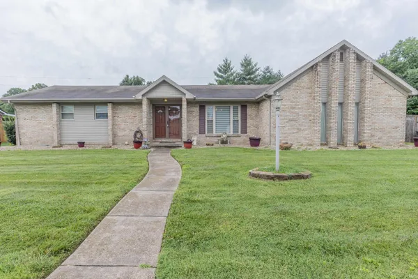 $292,500 | 8499 Stonegate Drive, Newburgh, IN 47630