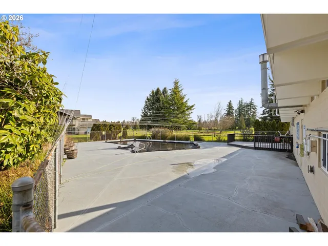 a view of an ocean view