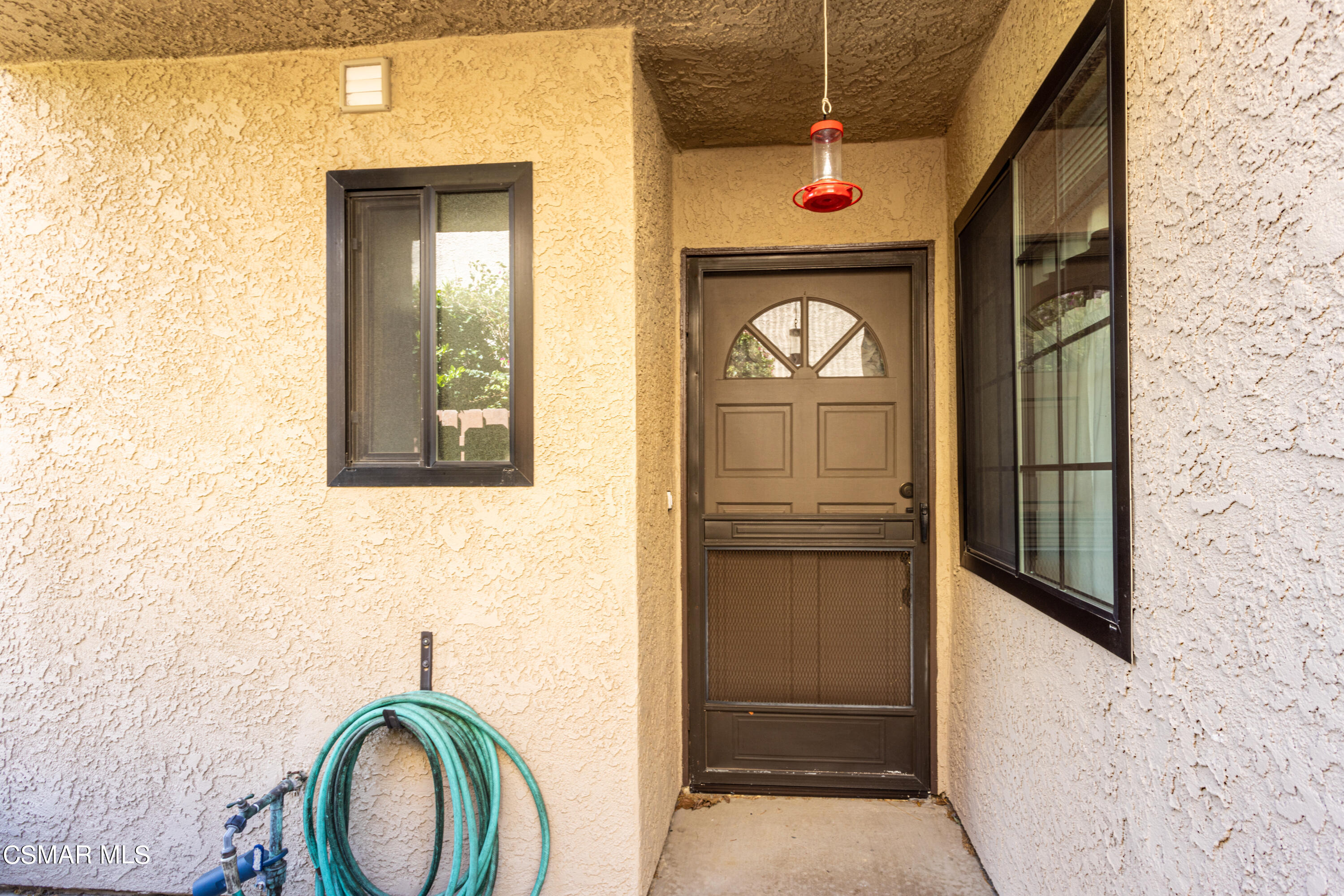 5817 Cochran Street Simi Valley, CA 93063 - Photo 4 of 25 Cochran4