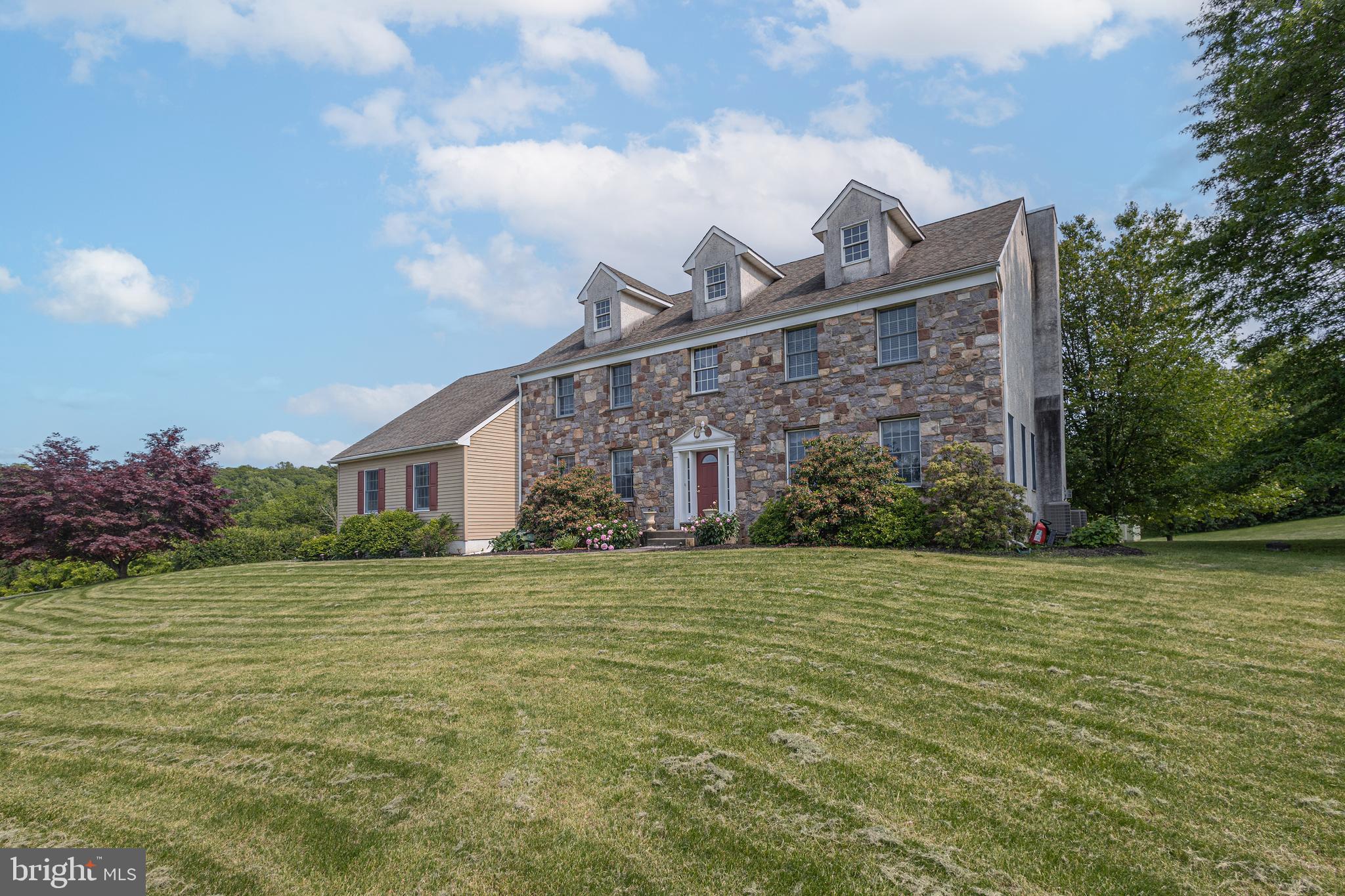 104 Gallows Run Riegelsville, PA 18077 - Photo 2 of 69