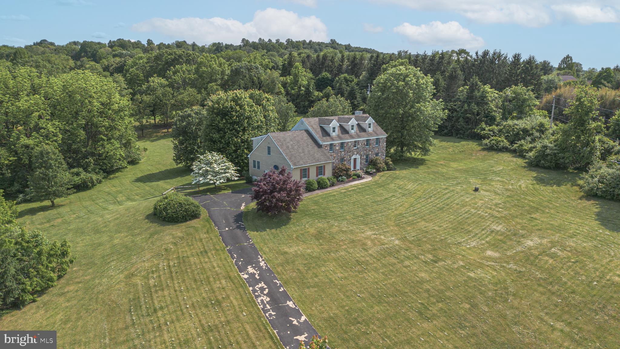 104 Gallows Run Riegelsville, PA 18077 - Photo 7 of 69