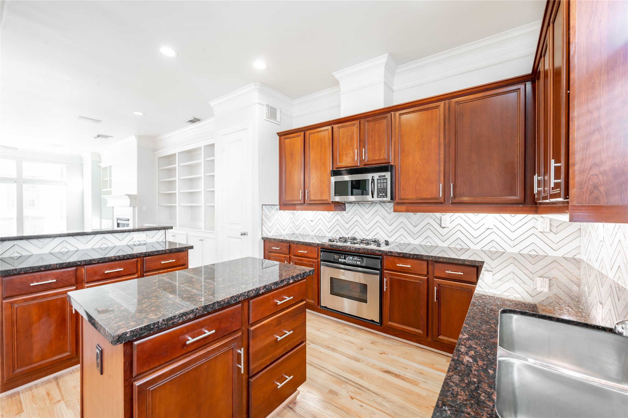 643 Hartman Street Houston, TX 77007 - Photo 11 of 42