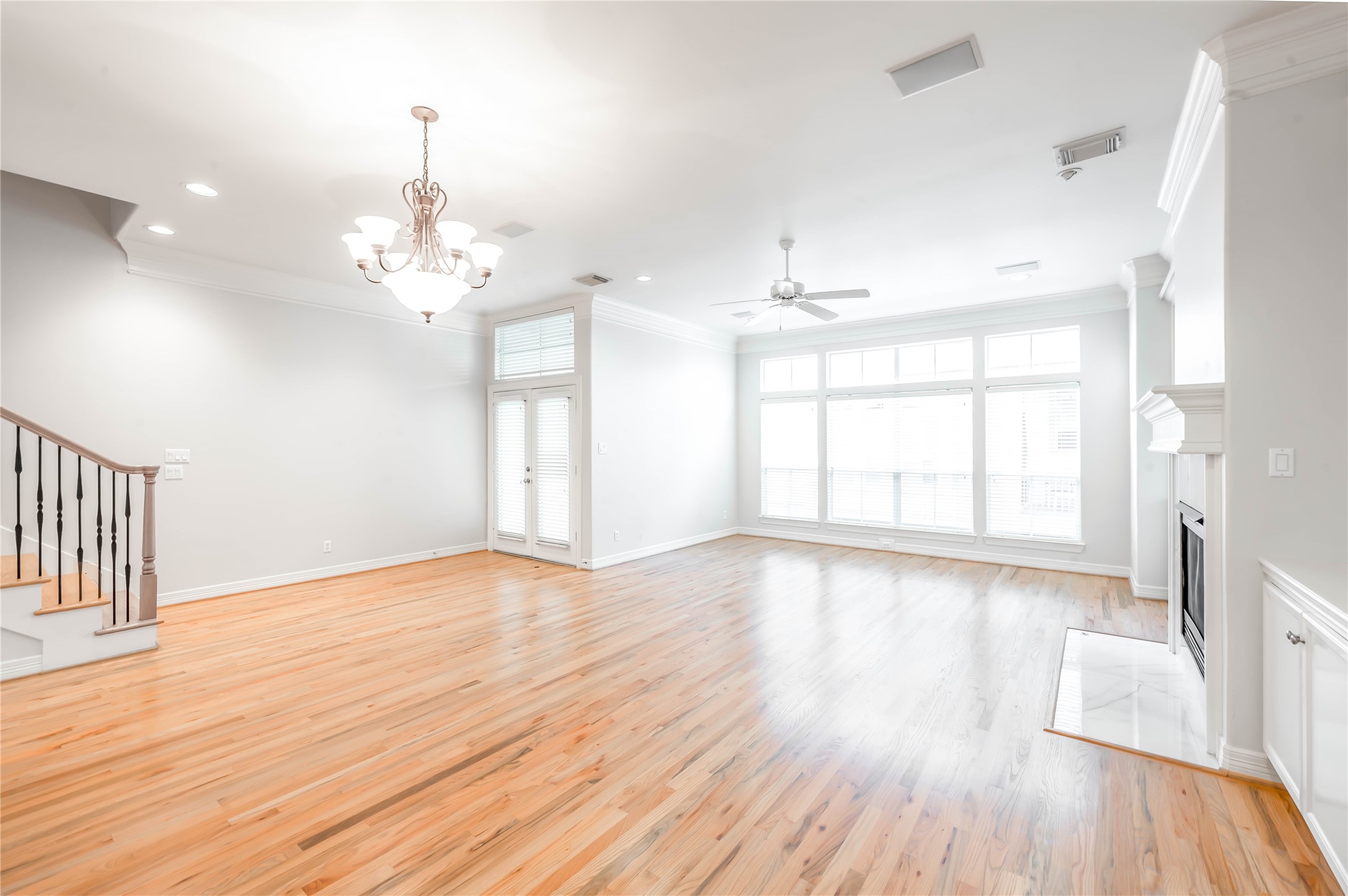 643 Hartman Street Houston, TX 77007 - Photo 18 of 42 View From Dining Room