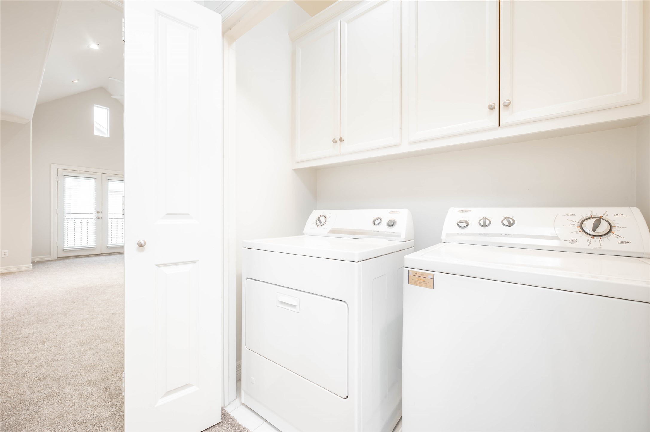 643 Hartman Street Houston, TX 77007 - Photo 23 of 42 Utility Room With Washer/Dryer Conveniently Located