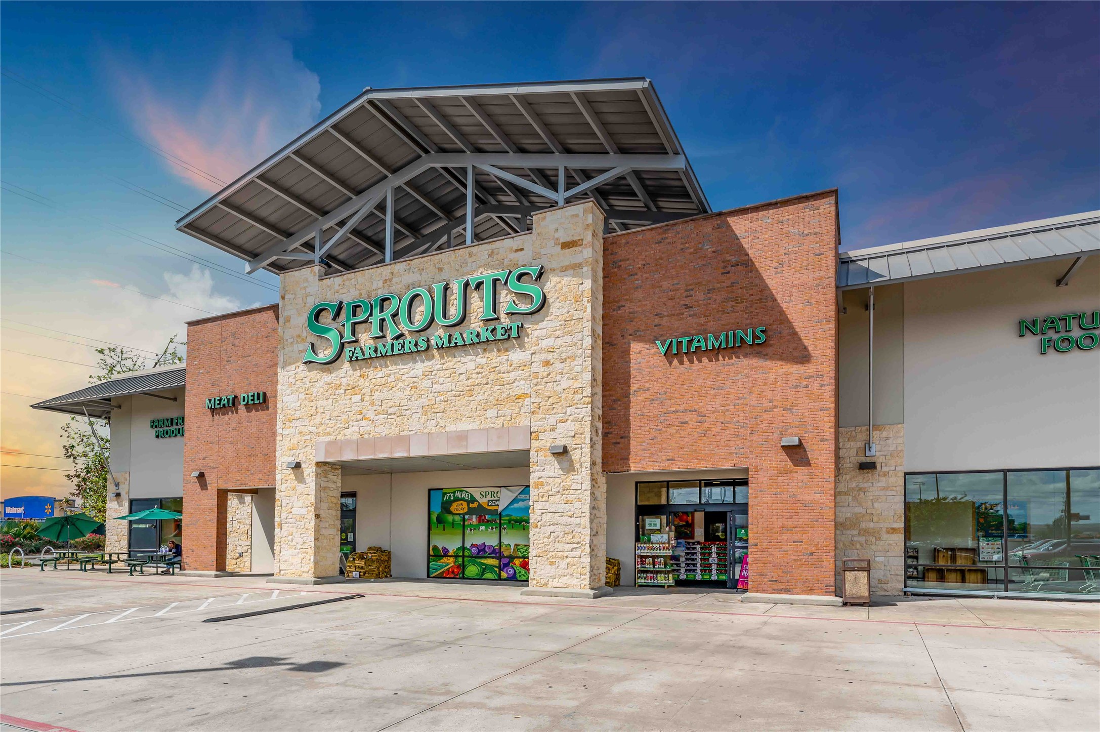 643 Hartman Street Houston, TX 77007 - Photo 36 of 42 Local Specialty Grocery Store - 0.8 miles