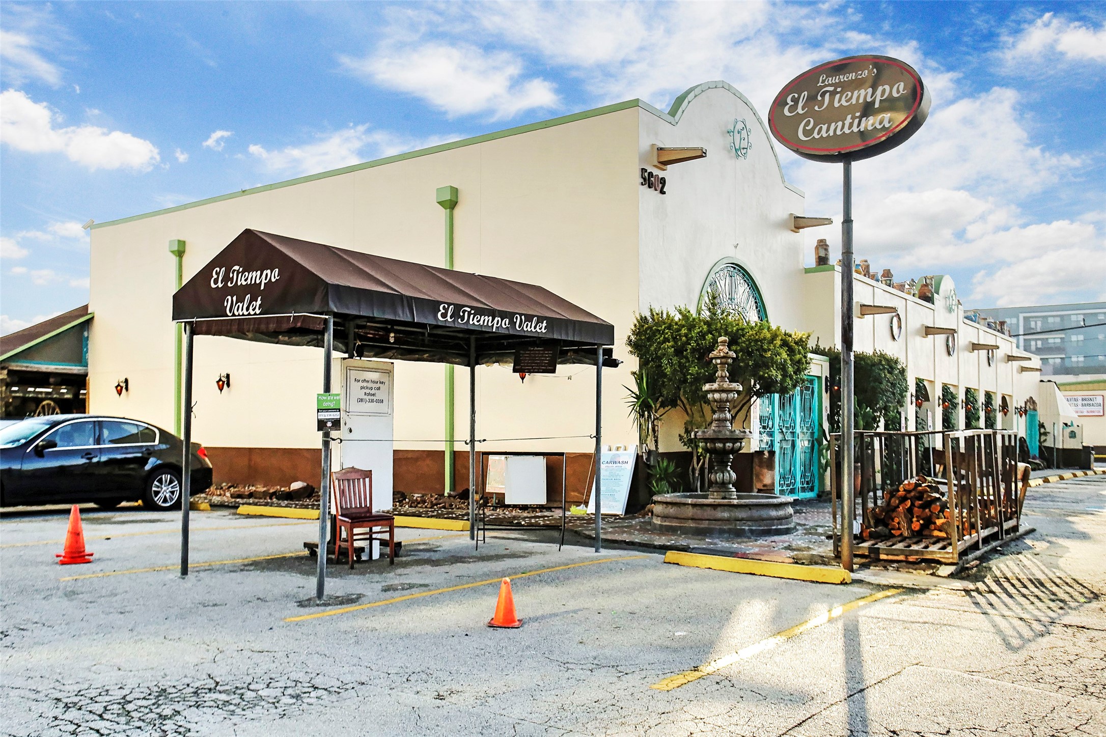 643 Hartman Street Houston, TX 77007 - Photo 41 of 42 The Washington Corridor Offers A Variety Of Resturant Choices Steps From Your Home