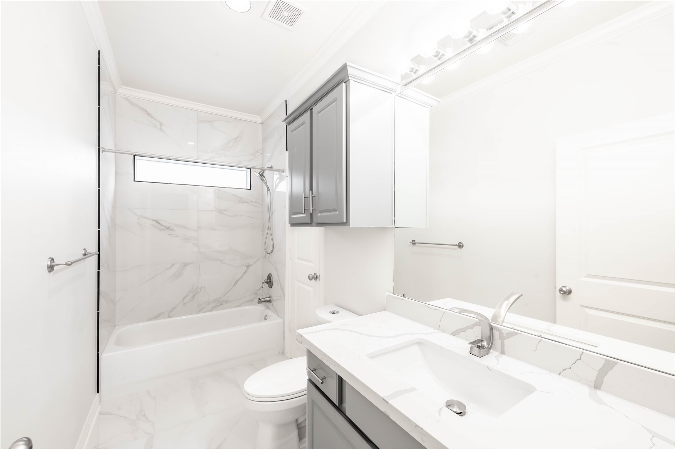 643 Hartman Street Houston, TX 77007 - Photo 7 of 42 1st Floor Full Bath Offer Additional Storage Space