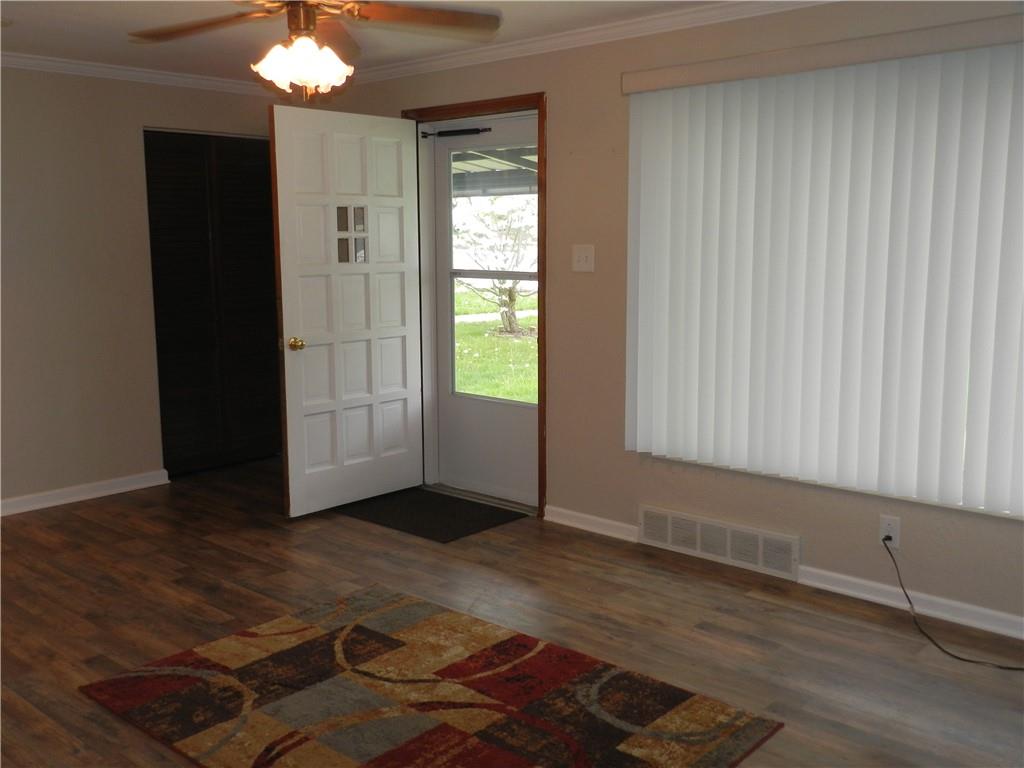 460 Ridgemont Drive Pittsburgh, PA 15220 - Photo 4 of 15 Gallery Image 4