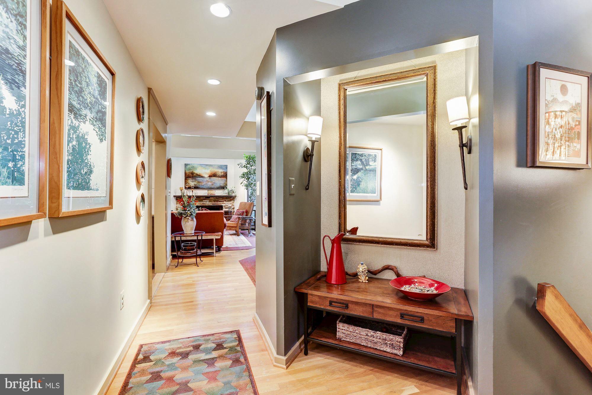 11518 Turnbridge Lane Reston, VA 20194 - Photo 4 of 40
