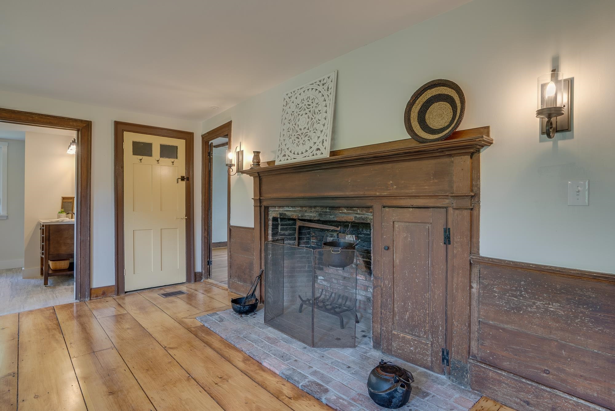 257 Island Pond Road Derry, NH 03038 - Photo 14 of 33