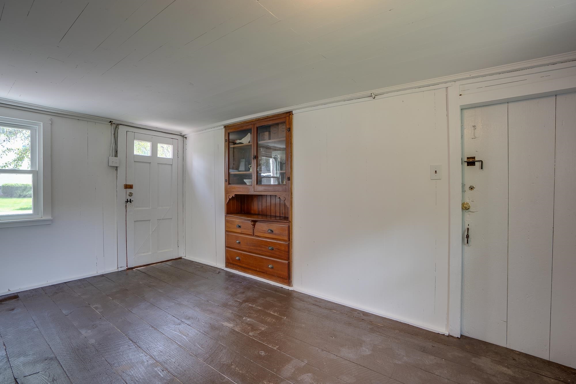 257 Island Pond Road Derry, NH 03038 - Photo 19 of 33