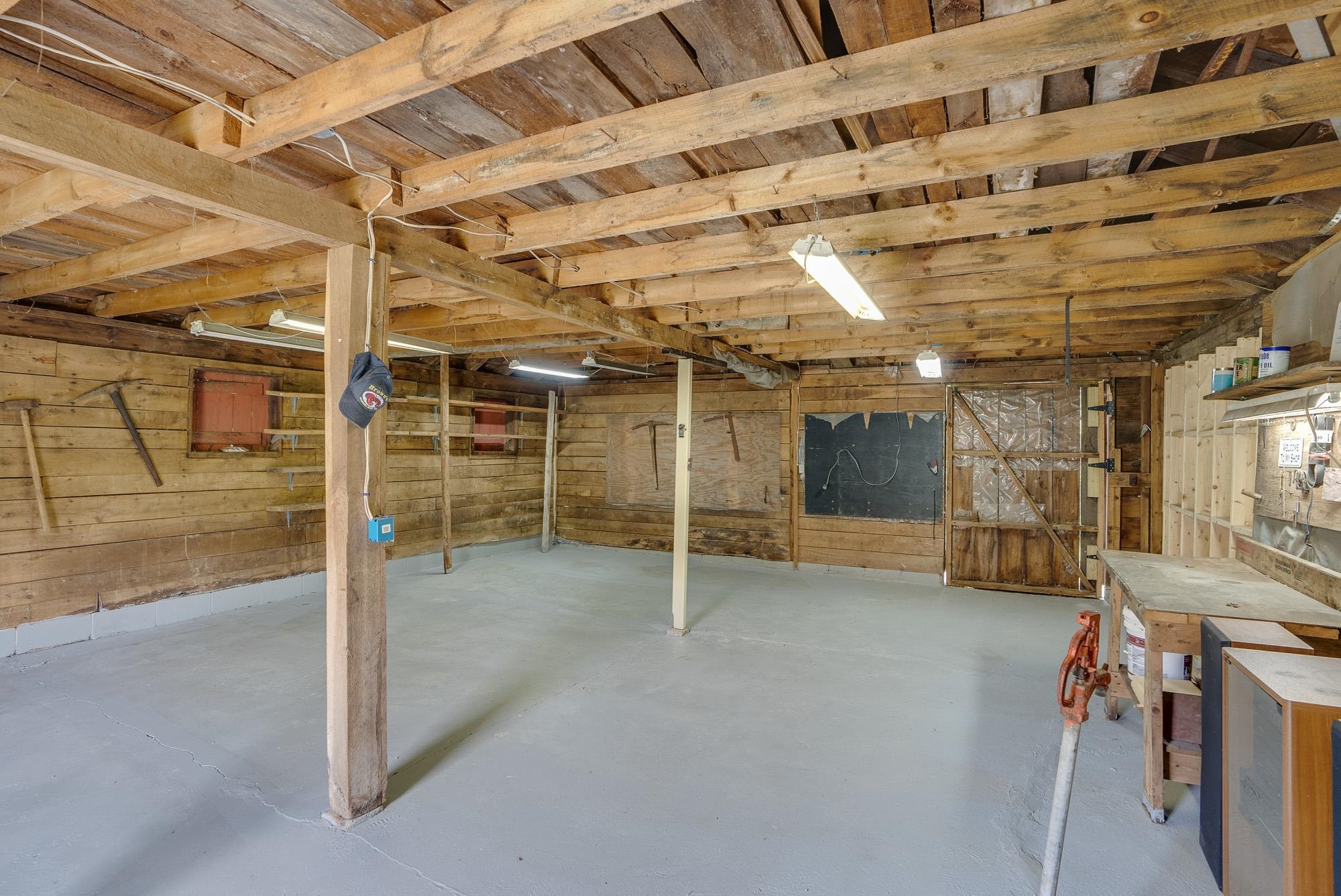 257 Island Pond Road Derry, NH 03038 - Photo 6 of 33
