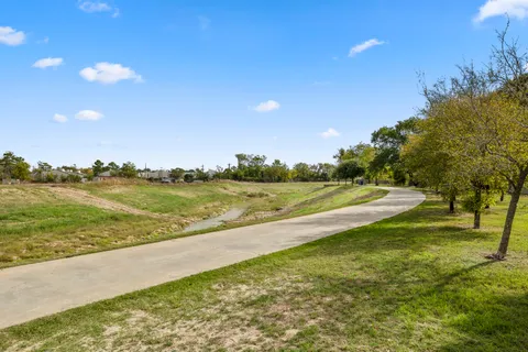 $284,999 | 5918 Par 4 Drive, Houston, TX 77088