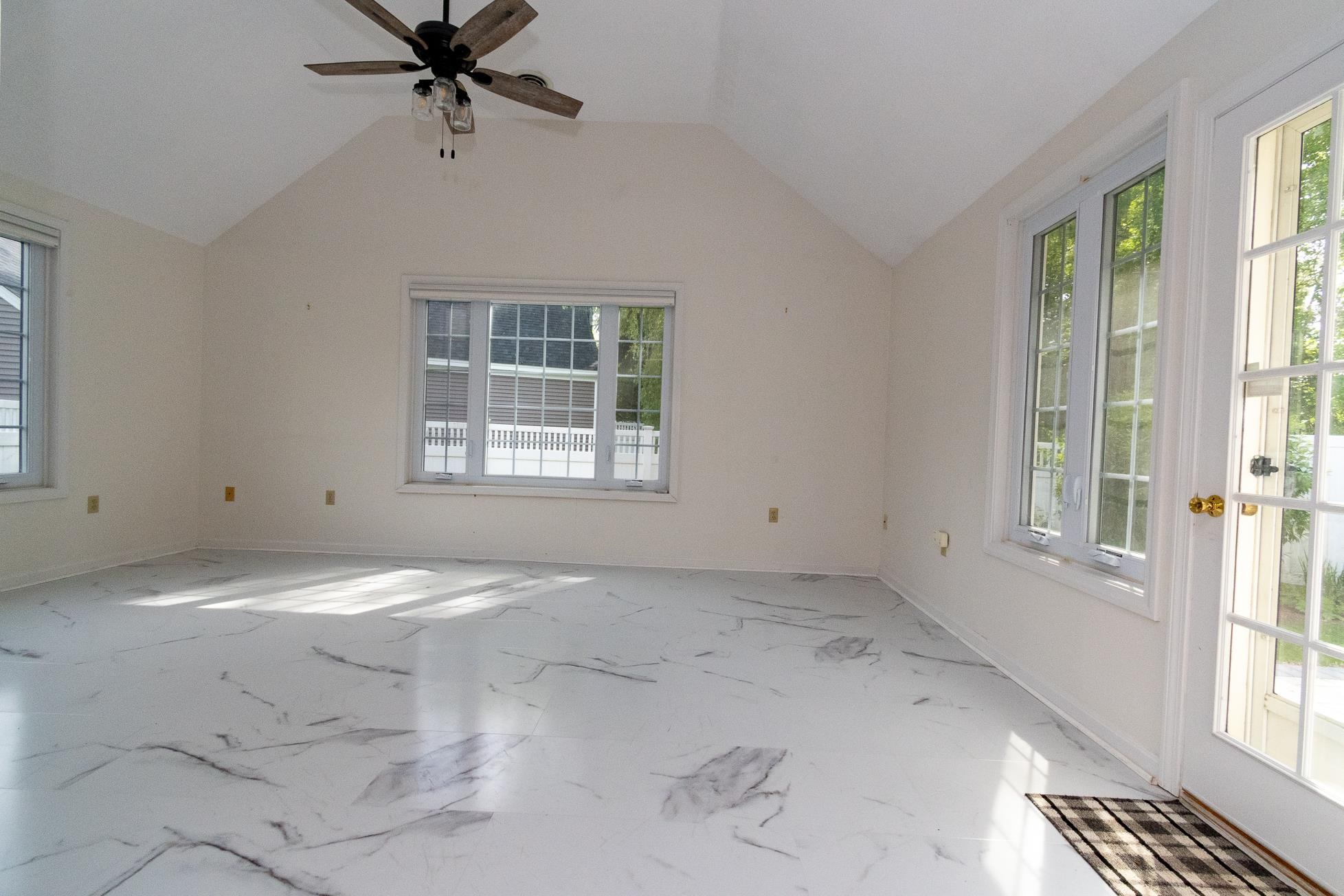 152 Straw Hill Road Manchester, NH 03104 - Photo 14 of 40
