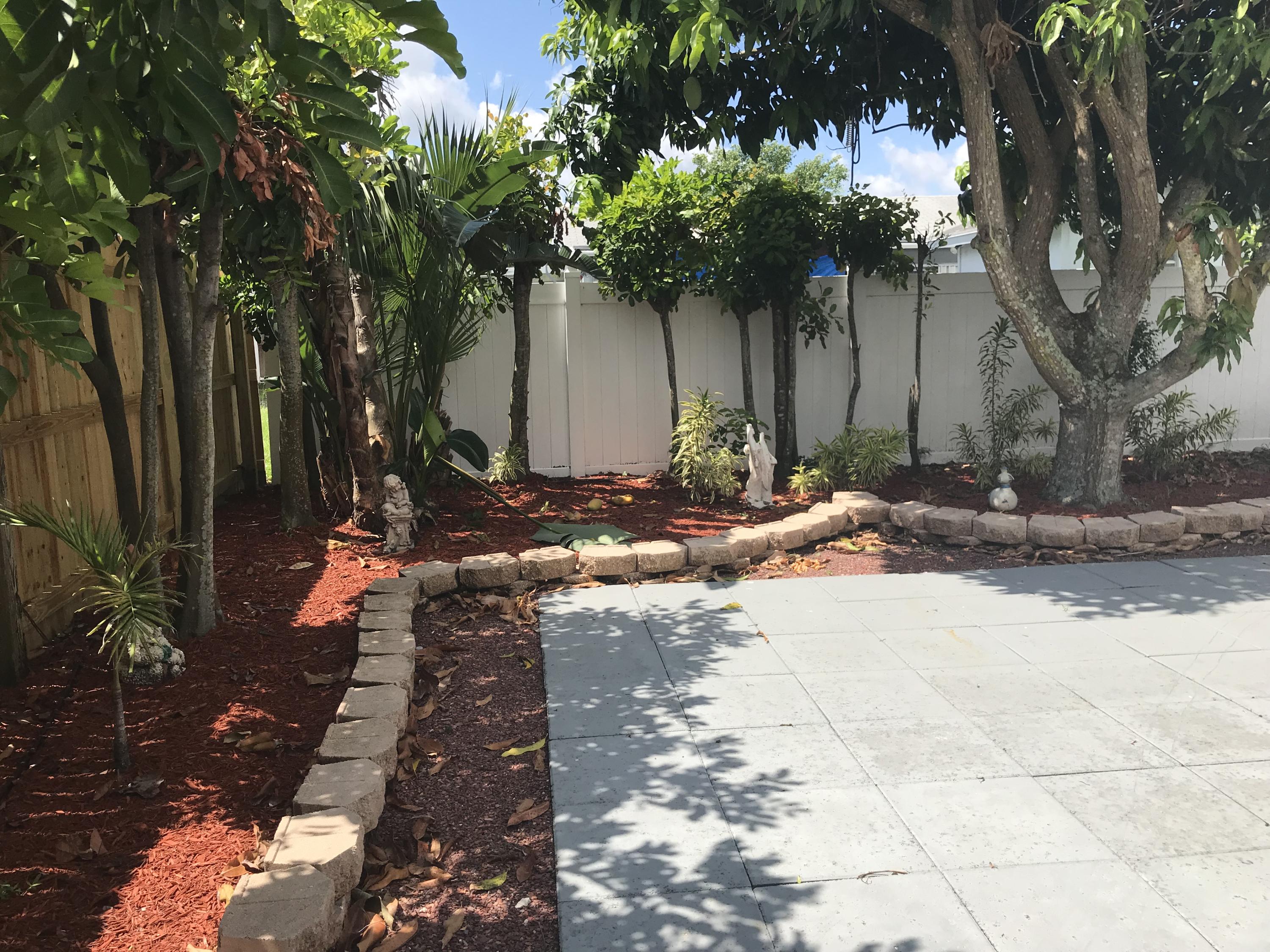 1008 Anglers Way Jupiter, FL 33458 - Photo 11 of 17 ne corner backyard