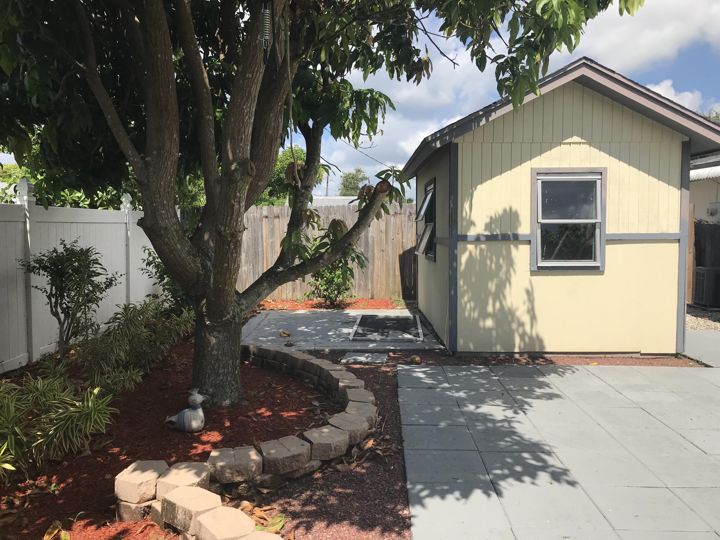 1008 Anglers Way Jupiter, FL 33458 - Photo 13 of 17 shed