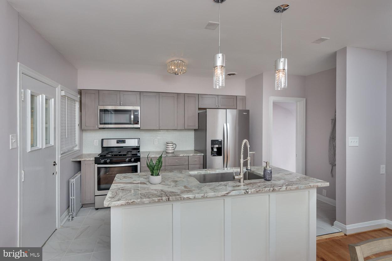 958 North Hill Road Baltimore, MD 21218 - Photo 4 of 42 Gallery Image 4