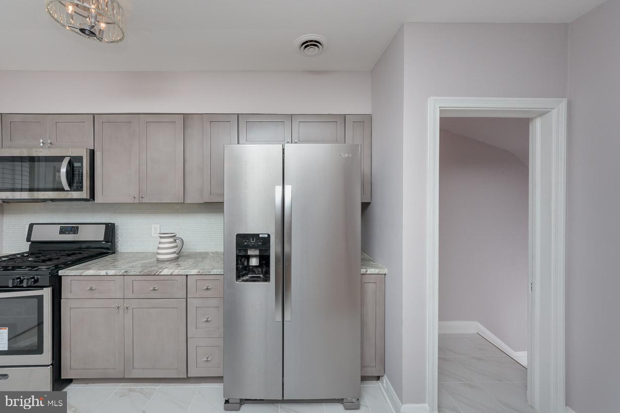 958 North Hill Road Baltimore, MD 21218 - Photo 8 of 42 Gallery Image 8