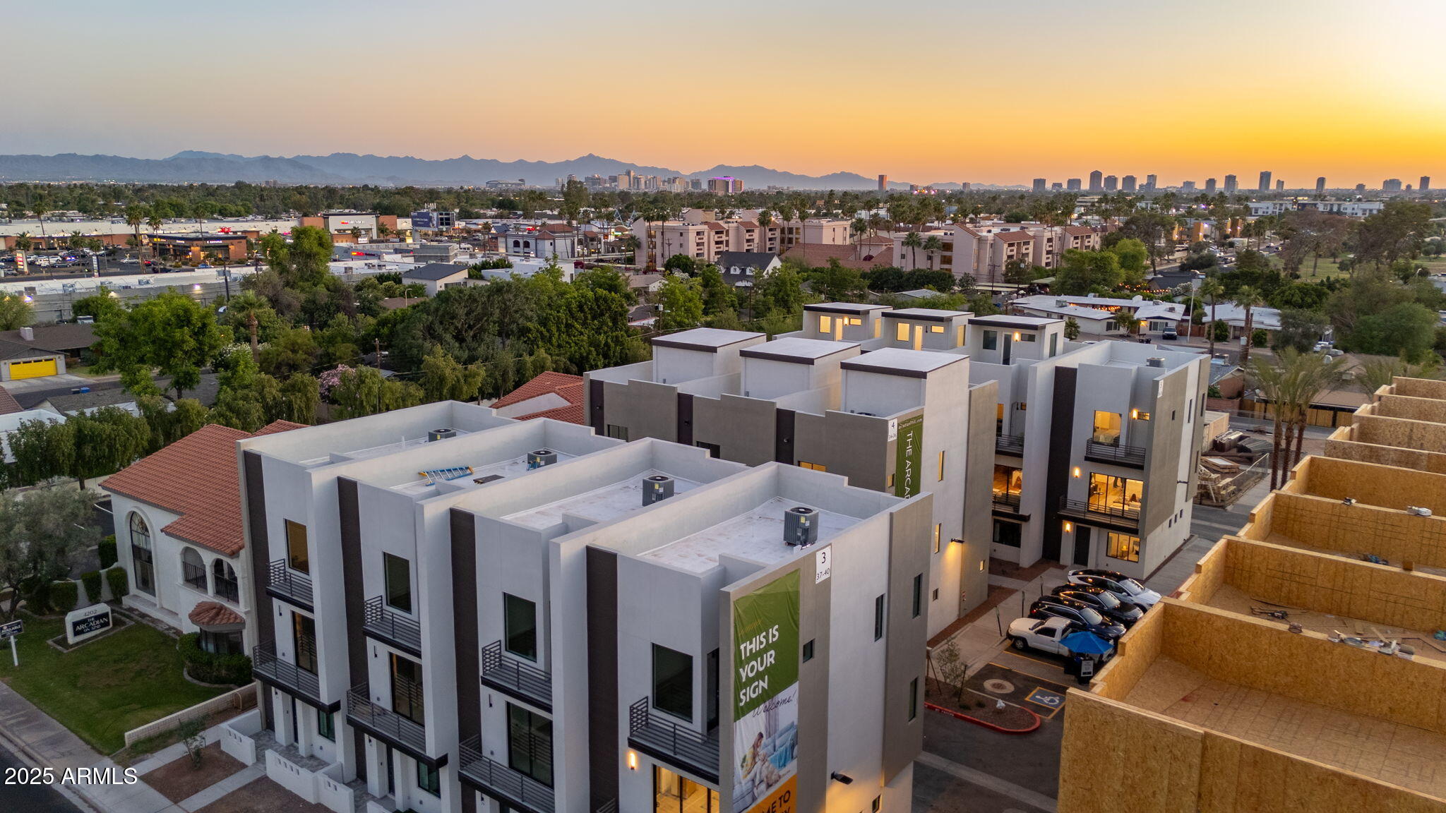 4220 North 32nd Street, Unit 3 Phoenix, AZ 85016 - Photo 34 of 38 a view of a city in middle of a city