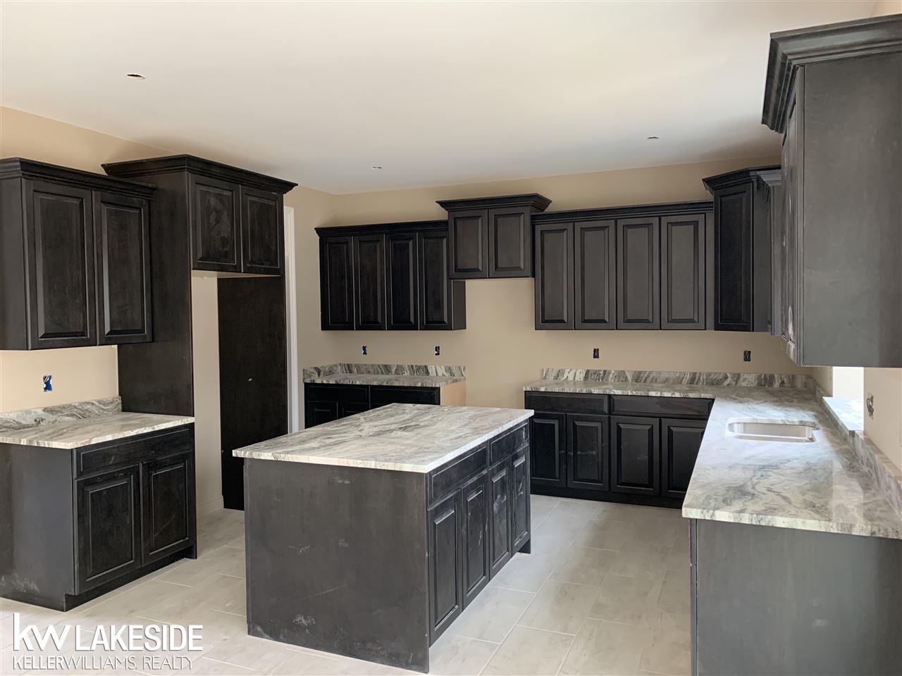 49190 Ridgeview Drive Macomb, MI 48044 - Photo 6 of 20 Kitchen