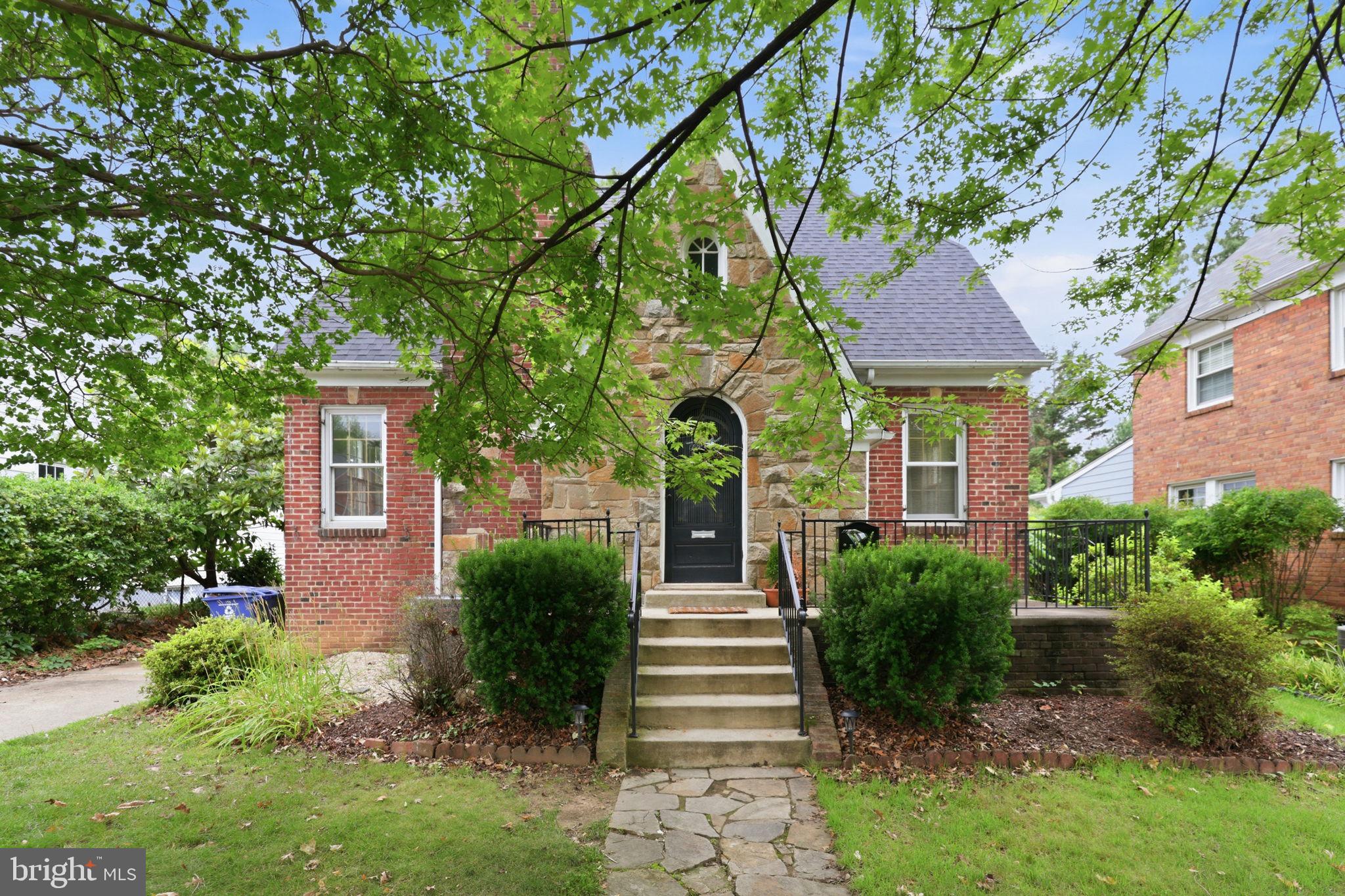 812 South Glebe Road Arlington, VA 22204 - Photo 2 of 25