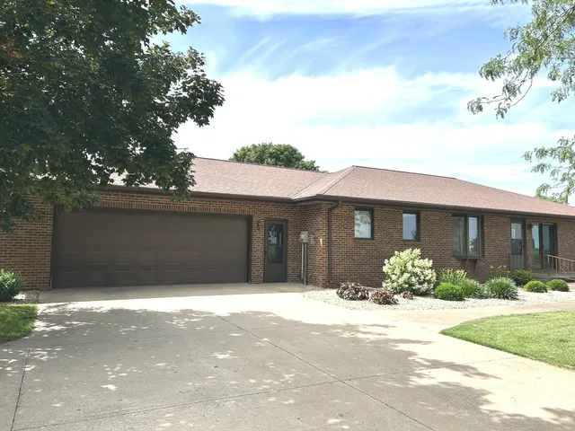 $250,000 | 70 North Main Street, La Moille, IL 61330