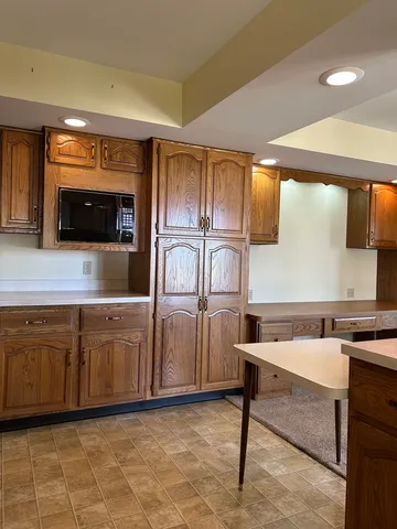 $250,000 | 70 North Main Street, La Moille, IL 61330