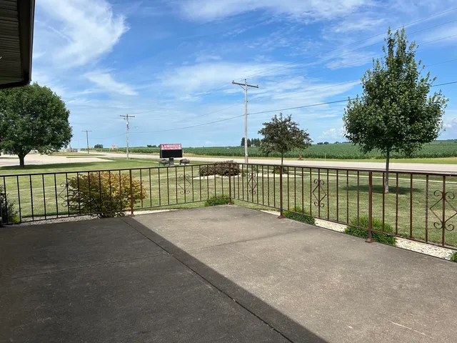 $250,000 | 70 North Main Street, La Moille, IL 61330